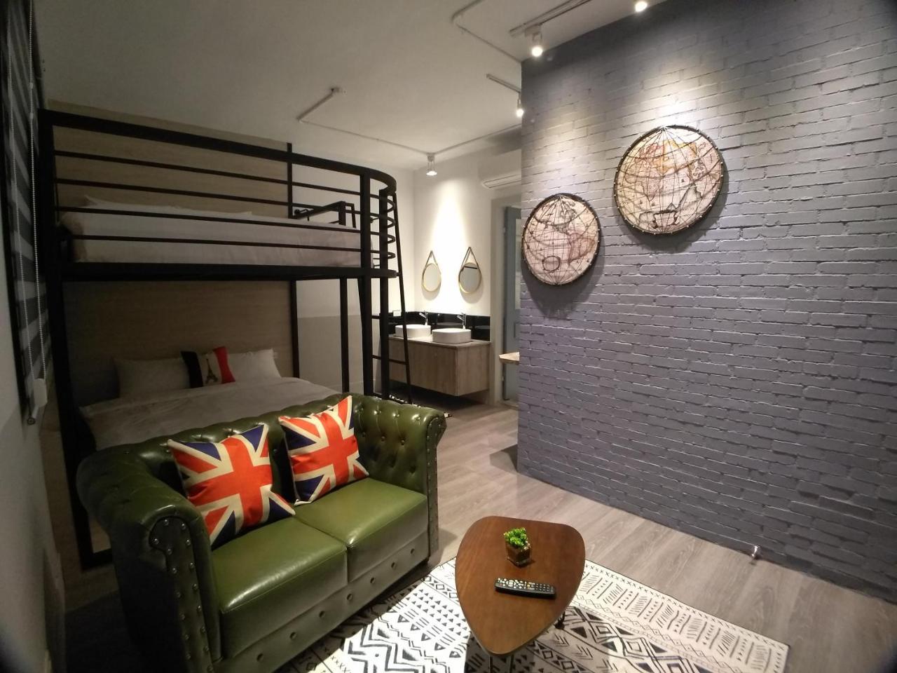 愛旅行民宿&近東大門夜市 Hualien Eksteriør bilde